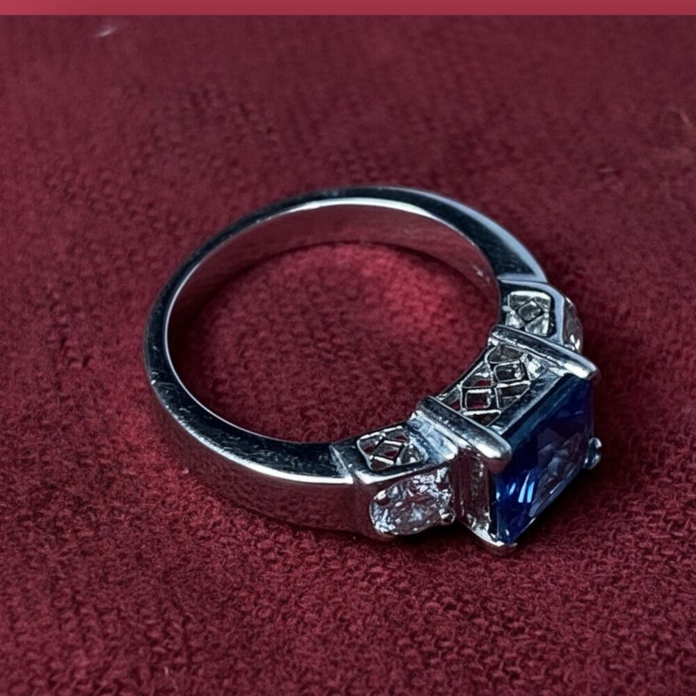 Vintage Silver Tone Blue Glass & Clear CZ 3 Stone Ring Size 4.75 SB Mark